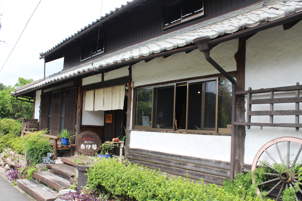 巣箱作りから採蜜まで 「ギャラリー奥伊勢」を再び訪ねる