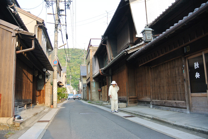 格子戸のある風景