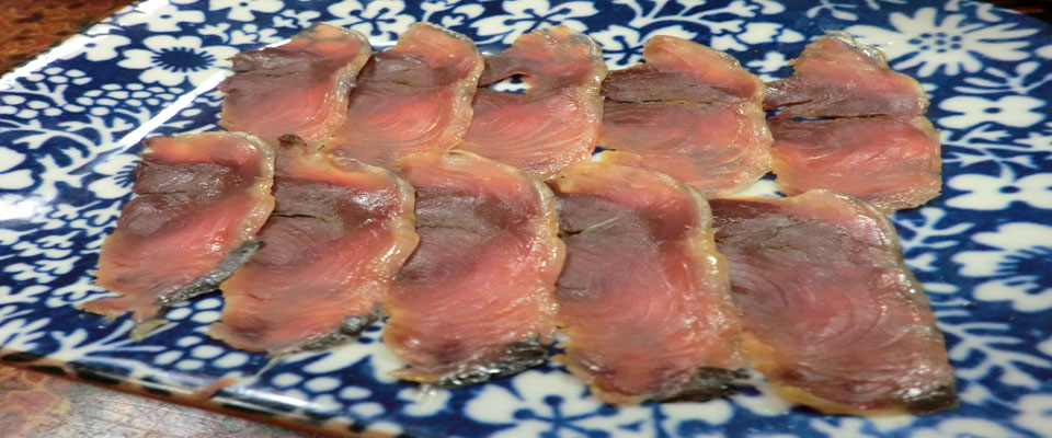 伝統的なカツオの保存食「ソマカツオの塩切り」