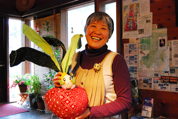 染色する度に仕上がりが楽しみなどんぐり染「ぷち工房CHIEKO」